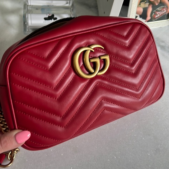 AUTHENTIC RED GUCCI - Picture 1 of 7